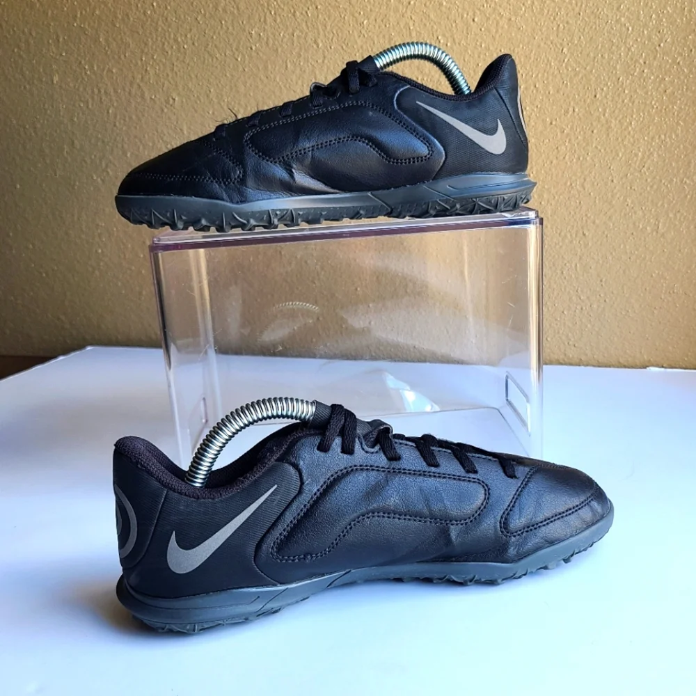 Nike Tiempo Legend 9 Club Tf Jr soccer shoes black black Youth Size 4Y